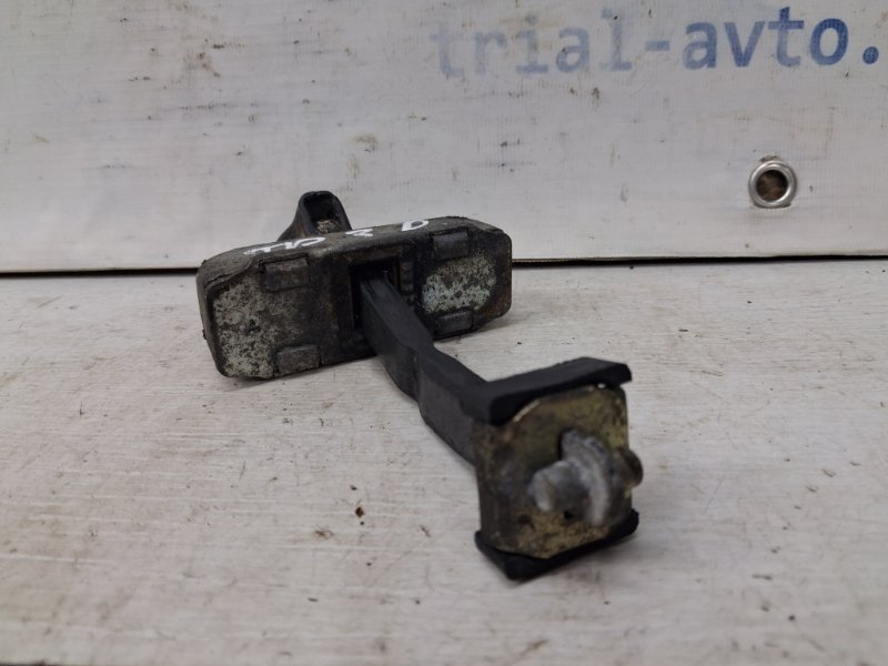 Ограничитель двери задний правый Toyota Prado J120 4.0 1GR-FE Ограничитель двери задний правый Toyota Prado J120 4.0 1GR-FE