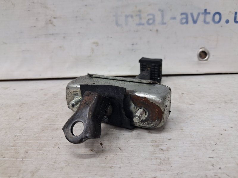 Ограничитель двери передний левый Prado 2002-2009 J120 4.0 1GR-FE Ограничитель двери передний левый Prado 2002-2009 J120 4.0 1GR-FE