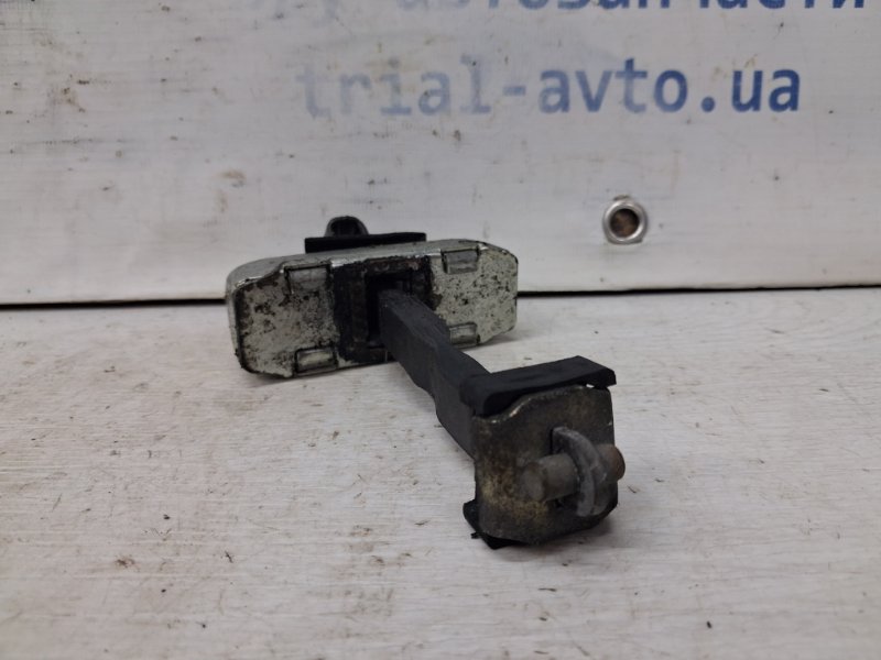 Ограничитель двери передний левый Toyota Prado J120 4.0 1GR-FE Ограничитель двери передний левый Toyota Prado J120 4.0 1GR-FE