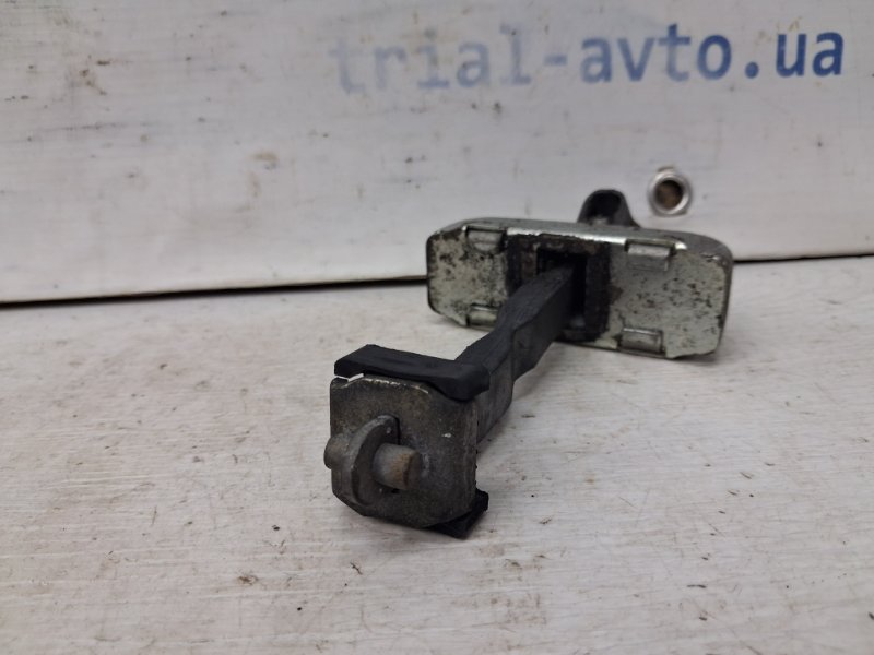 Ограничитель двери передний правый Toyota Prado J120 4.0 1GR-FE Ограничитель двери передний правый Toyota Prado J120 4.0 1GR-FE