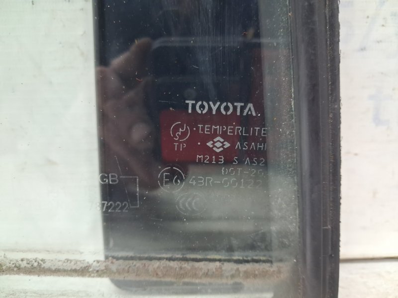 Стекло двери задней левой (форточка) Prado 2002-2009 J120 4.0 1GR-FE Стекло двери задней левой (форточка) Prado 2002-2009 J120 4.0 1GR-FE