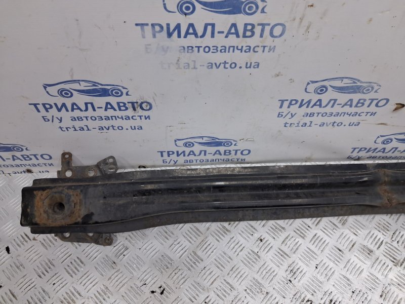 Усилитель бампера передний Volkswagen Caddy 2k 1.9 diesel BJB