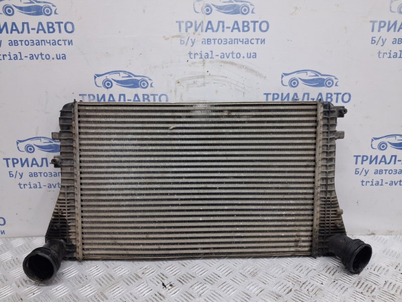 Радиатор интеркуллера Volkswagen Caddy 2003-2015 2k 1.9 diesel BJB 1K0145803Q Б/У