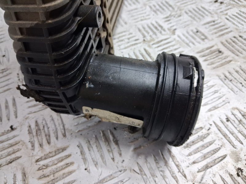 Радиатор интеркуллера Caddy 2003-2015 2k 1.9 diesel BJB