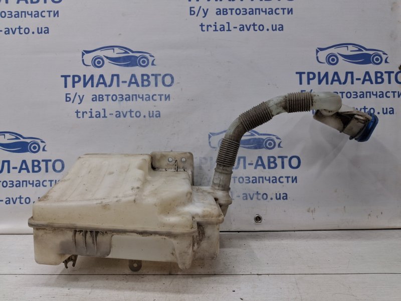 Запчасть бачок омывателя Volkswagen Caddy 2003-2015 2k 1.9 diesel BJB 1K0955453S Б/У Бачок омывателя Volkswagen Caddy 2003-2015 2k 1.9 diesel BJB 1K0955453S Б/У