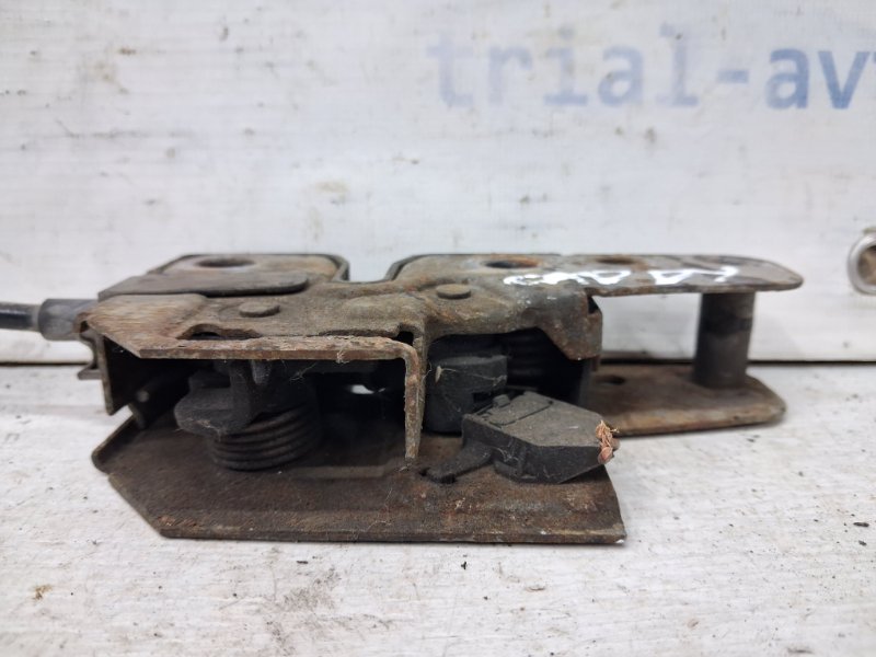 Замок капота Volkswagen Caddy 2k 1.9 diesel BJB