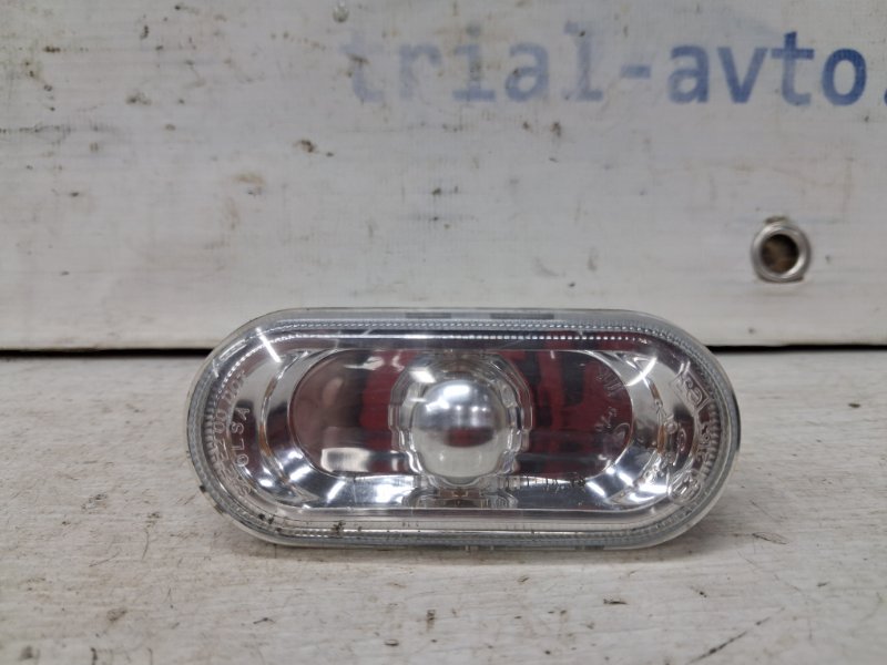 Запчасть повторитель поворотника Volkswagen Caddy 2003-2015 2k 1.9 diesel BJB 2K0949117 Б/У Повторитель поворотника Volkswagen Caddy 2003-2015 2k 1.9 diesel BJB 2K0949117 Б/У