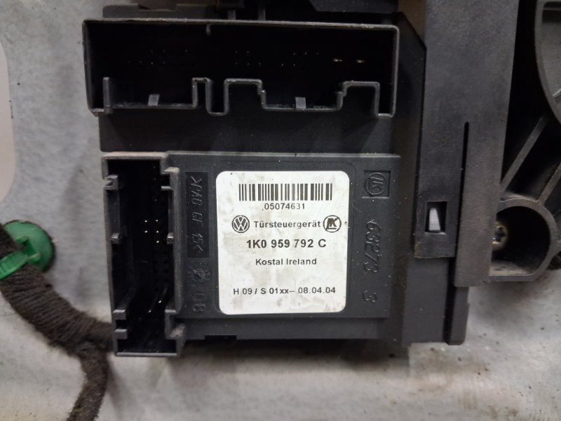 Стеклоподъемник передний правый Caddy 2003-2015 2k 1.9 diesel BJB Стеклоподъемник передний правый Caddy 2003-2015 2k 1.9 diesel BJB