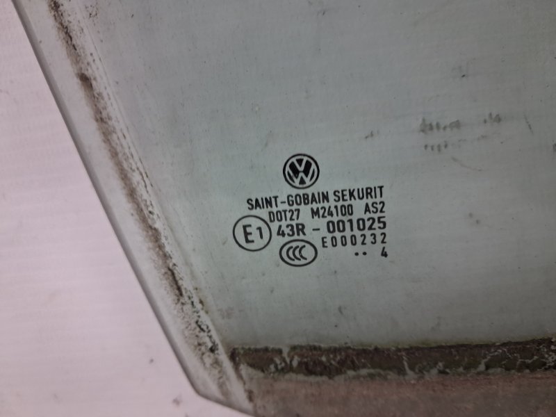 Стекло двери переднее правое Volkswagen Caddy 2k 1.9 diesel BJB