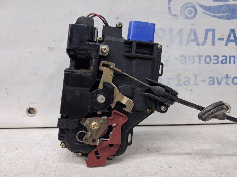 Замок двери передний правый Volkswagen Caddy 2k 1.9 diesel BJB