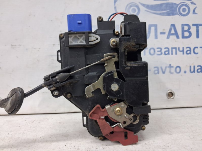 Замок двери передний левый Volkswagen Caddy 2k 1.9 diesel BJB