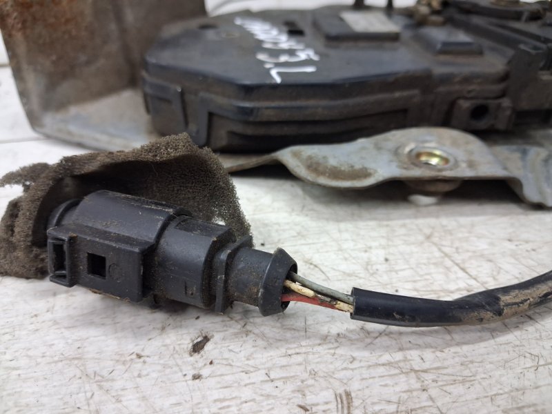 Привод замка багажника Volkswagen Caddy 2k 1.9 diesel BJB