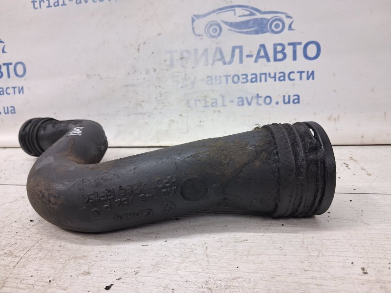 Патрубок интеркулера Caddy 2003-2015 2k 1.9 diesel BJB