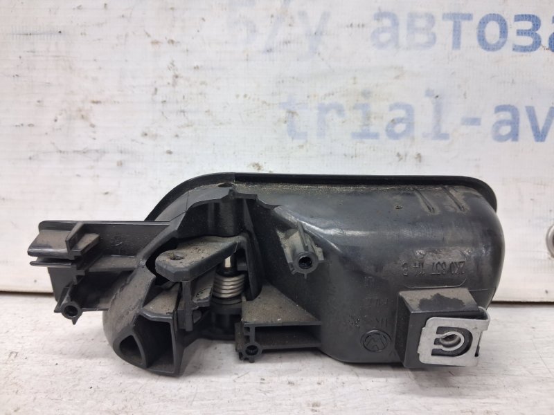 Ручка двери внутреняя передняя правая Volkswagen Caddy 2k 1.9 diesel BJB