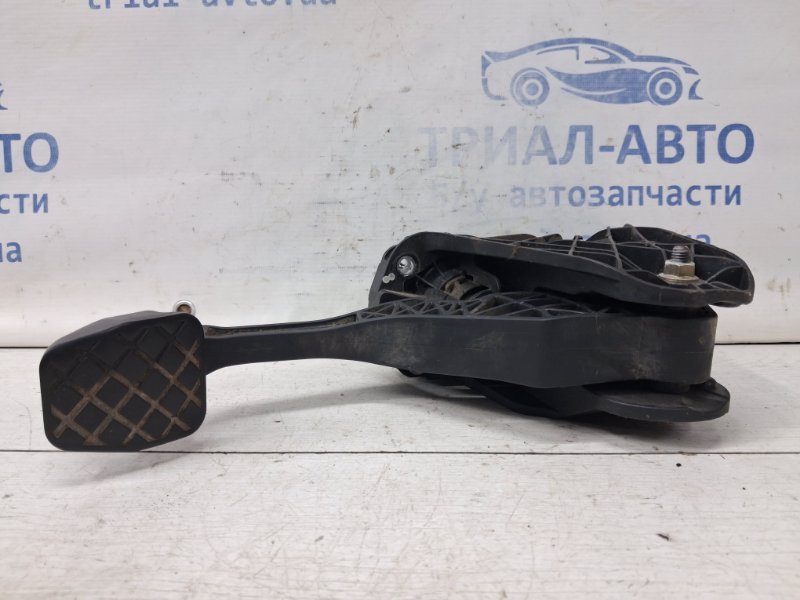 Педаль сцепления Caddy 2003-2015 2k 1.9 diesel BJB Педаль сцепления Caddy 2003-2015 2k 1.9 diesel BJB