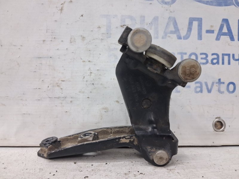 Запчасть ролик раздвижной двери Volkswagen Caddy 2003-2015 2k 1.9 diesel BJB 2K0843398 Б/У Ролик раздвижной двери Volkswagen Caddy 2003-2015 2k 1.9 diesel BJB 2K0843398 Б/У