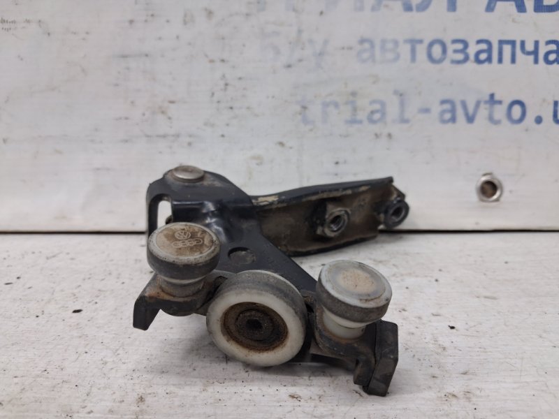 Ролик раздвижной двери Caddy 2003-2015 2k 1.9 diesel BJB Ролик раздвижной двери Caddy 2003-2015 2k 1.9 diesel BJB