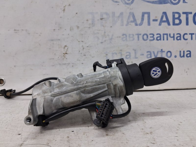 Запчасть замок зажигания Volkswagen Caddy 2003-2015 2k 1.9 diesel BJB 1K0905581B Б/У Замок зажигания Volkswagen Caddy 2003-2015 2k 1.9 diesel BJB 1K0905581B Б/У