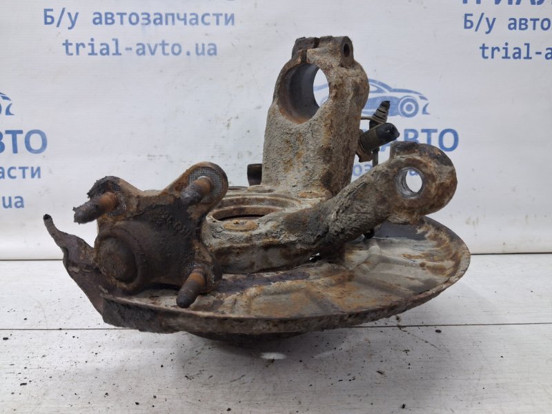 Кулак поворотный правый со ступицей Volkswagen Caddy 2k 1.9 diesel BJB Кулак поворотный правый со ступицей Volkswagen Caddy 2k 1.9 diesel BJB