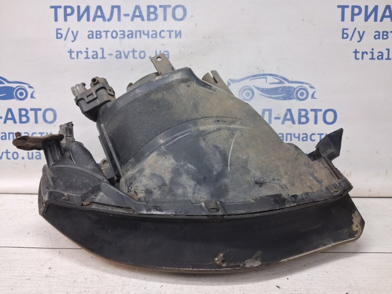 Фара левая галоген L200 2006-2015 KB 2.5 Diesel 4D56