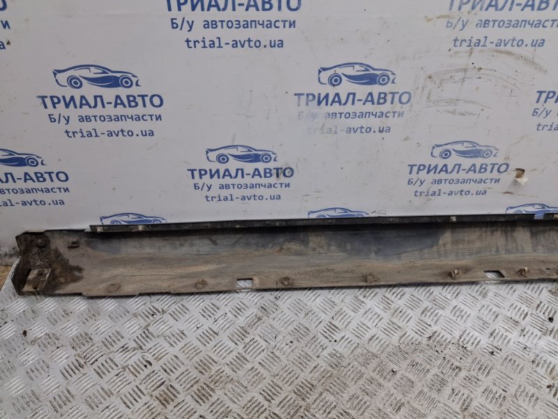 Накладка порога внешняя правая Sorento 2002-2011 BL 2.5 diesel D4CB