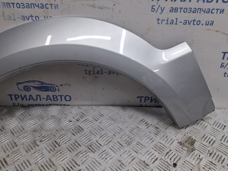 Накладка крыла передняя левая Kia Sorento BL 2.5 diesel D4CB