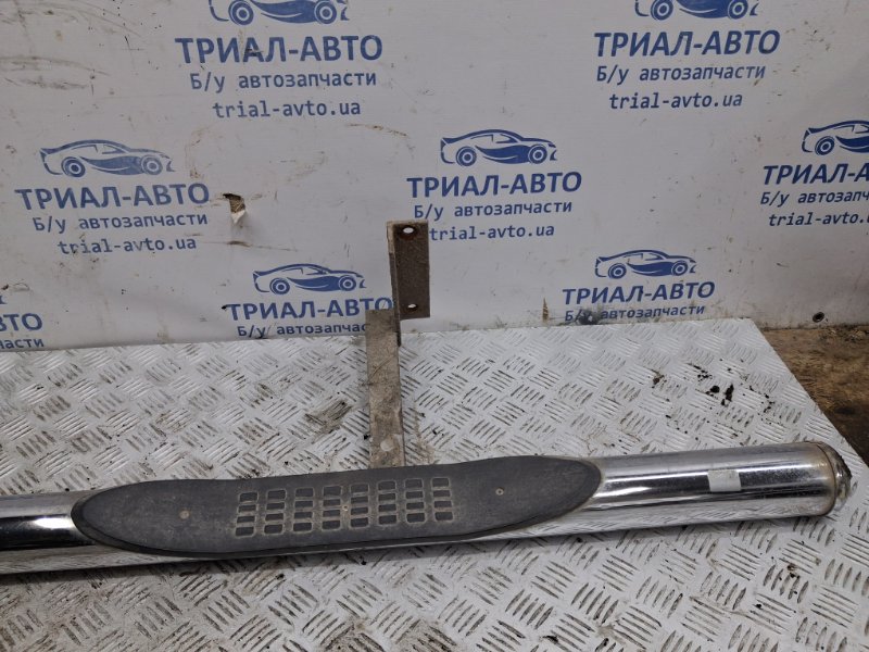 Подножка правая Kia Sorento BL 2.5 diesel D4CB
