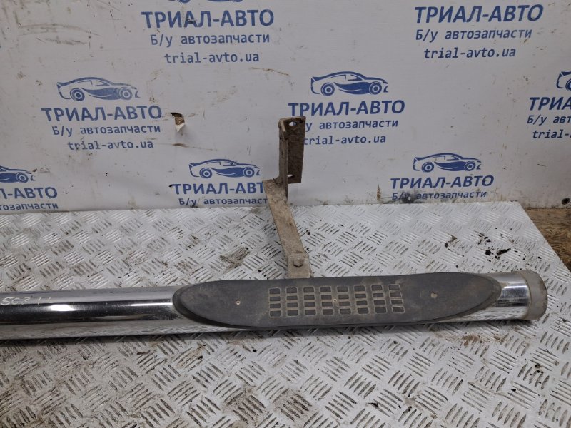 Подножка левая Kia Sorento BL 2.5 diesel D4CB