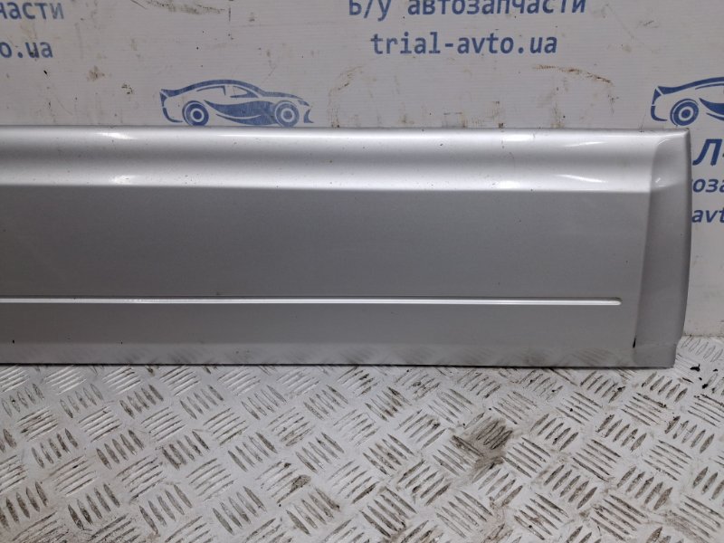 Накладка двери передняя левая Kia Sorento BL 2.5 diesel D4CB