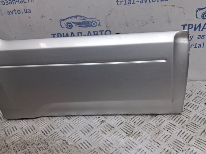 Накладка двери задняя правая Kia Sorento BL 2.5 diesel D4CB