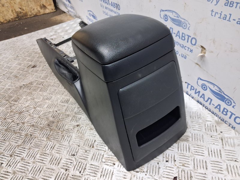 Подлокотник Kia Sorento BL 2.5 diesel D4CB