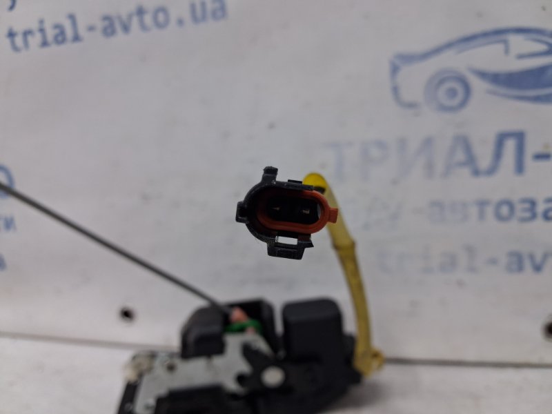 Замок двери задний левый Sorento 2002-2011 BL 2.5 diesel D4CB