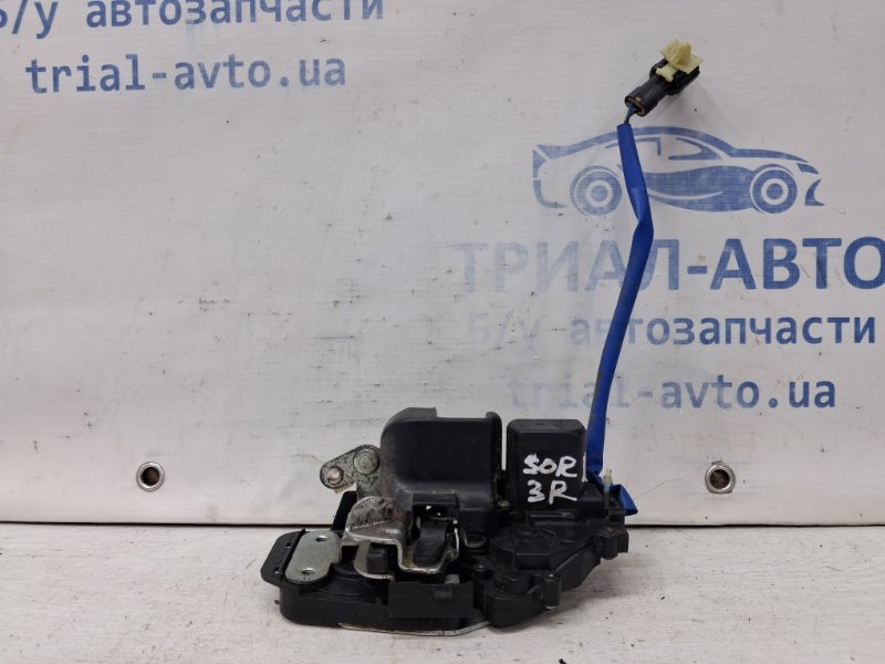 Замок двери задний правый Kia Sorento 2002-2011 BL 2.5 diesel D4CB 814203E000 Б/У