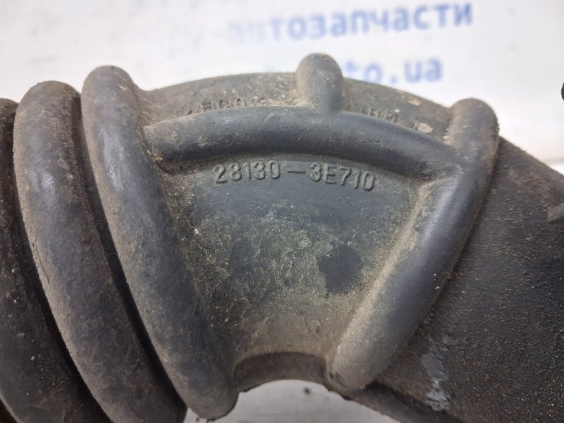 Патрубок воздушного фильтра Sorento 2002-2011 BL 2.5 diesel D4CB