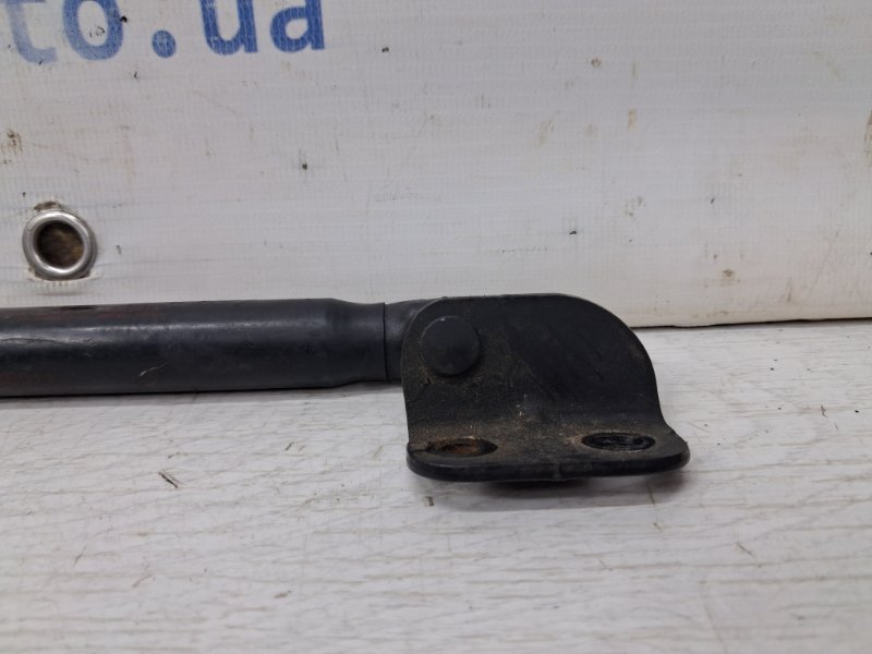 Амортизатор капота Kia Sorento BL 2.5 diesel D4CB