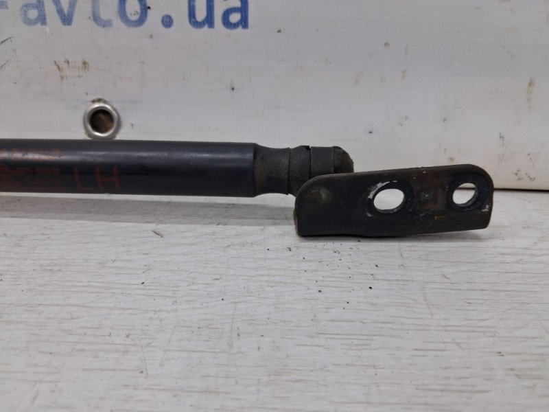 Амортизатор крышки багажника Kia Sorento BL 2.5 diesel D4CB