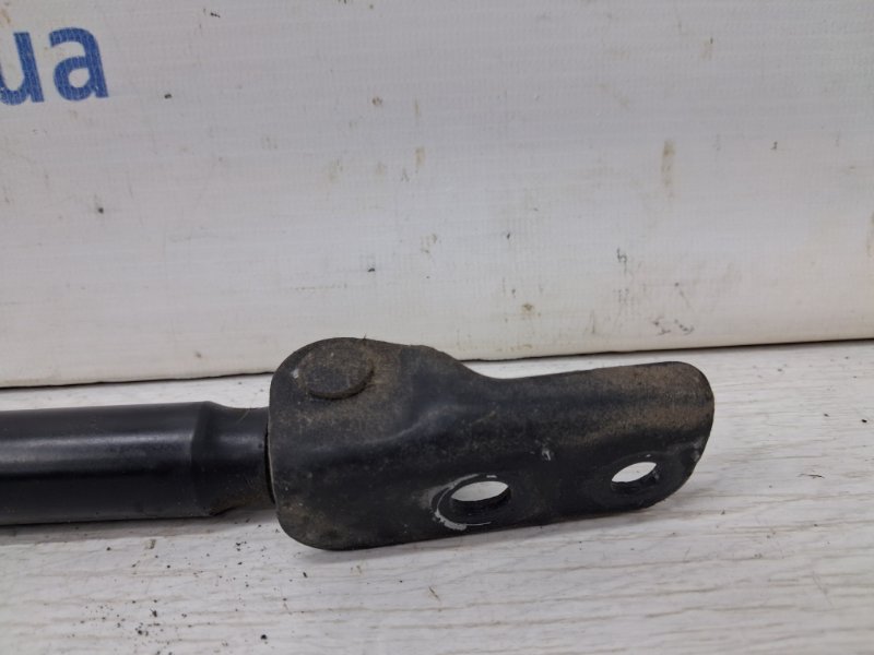 Амортизатор крышки багажника Sorento 2002-2011 BL 2.5 diesel D4CB