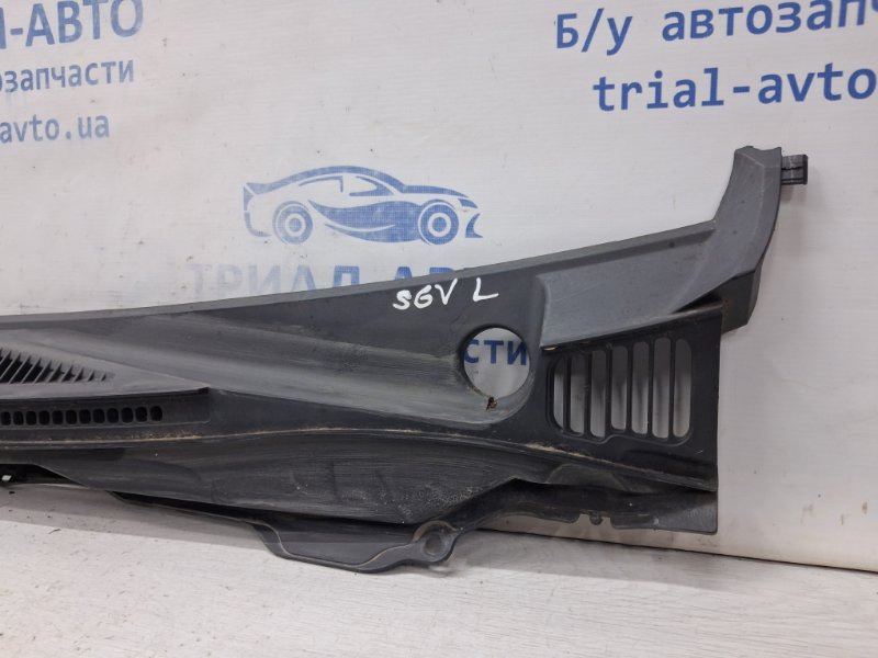 Дефлектор дворников левый Suzuki Grand Vitara JT 2.7 бензин H27A Дефлектор дворников левый Suzuki Grand Vitara JT 2.7 бензин H27A