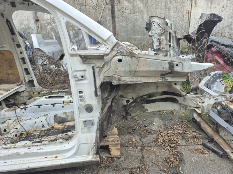 Четверть автомобиля передняя правая Volkswagen Caddy 2003-2015 2k 1.9 diesel BJB 1T0809146B Б/У