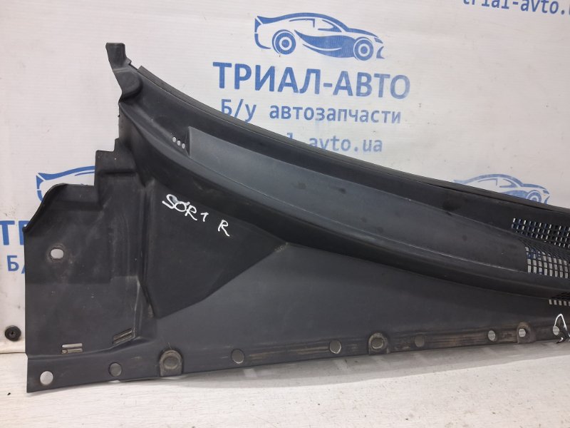 Дефлектор дворников правый Sorento 2002-2011 BL 2.5 diesel D4CB