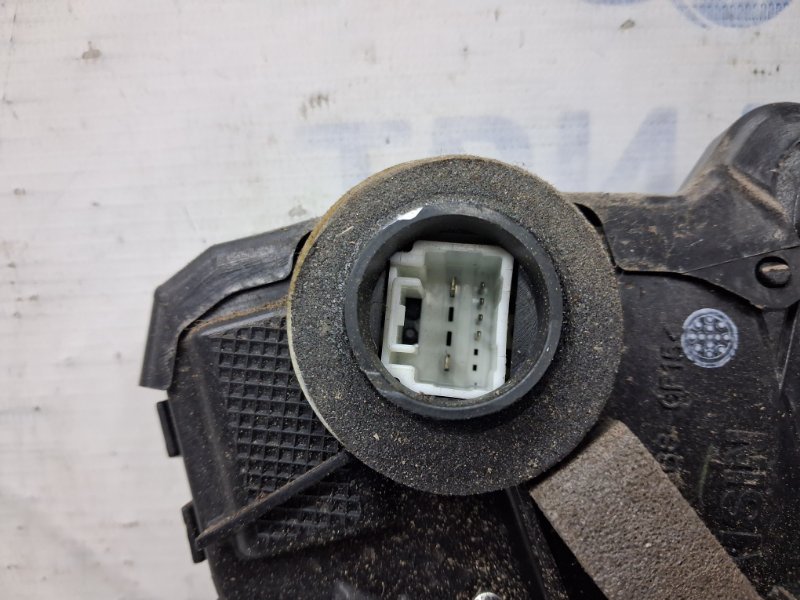 Замок двери передний правый Grand Vitara 2005-2016 JT 2.7 бензин H27A