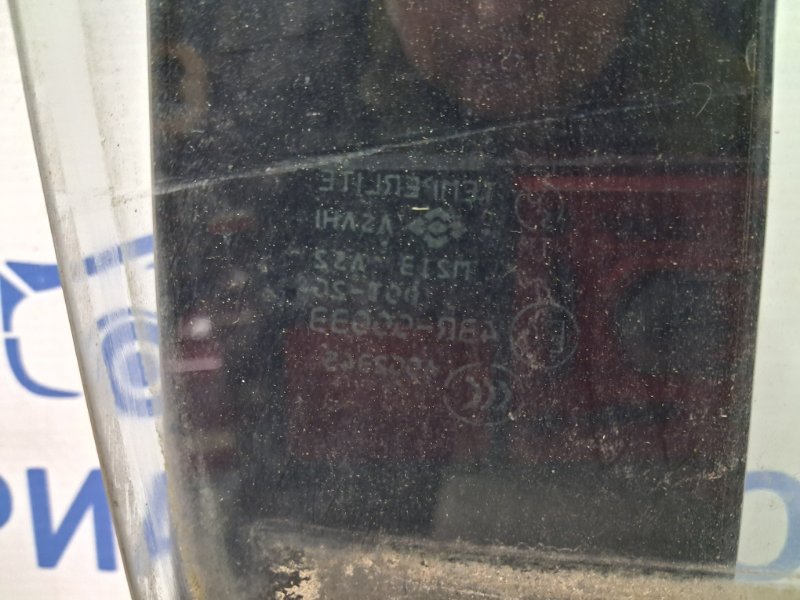 Стекло двери переднее правое Suzuki Grand Vitara JT 2.7 бензин H27A Стекло двери переднее правое Suzuki Grand Vitara JT 2.7 бензин H27A