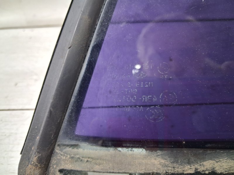 Стекло двери задней правой (форточка) Suzuki Grand Vitara JT 2.7 бензин H27A