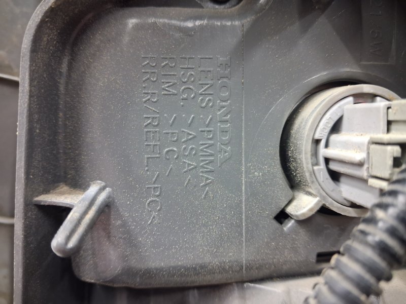 Фонарь задний внешний левый Civic 2005-2012 FD 1.8 бензин R18A