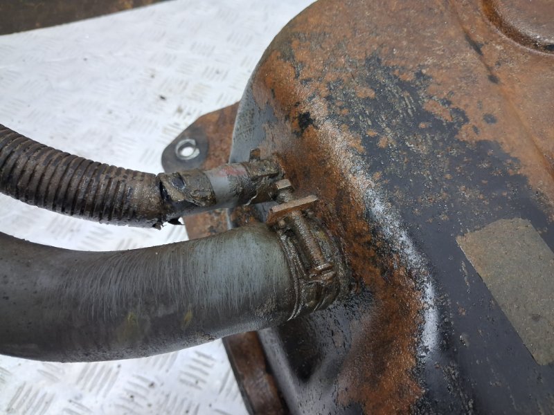 Бак топливный металлический Sorento 2002-2011 BL 2.5 diesel D4CB Бак топливный металлический Sorento 2002-2011 BL 2.5 diesel D4CB