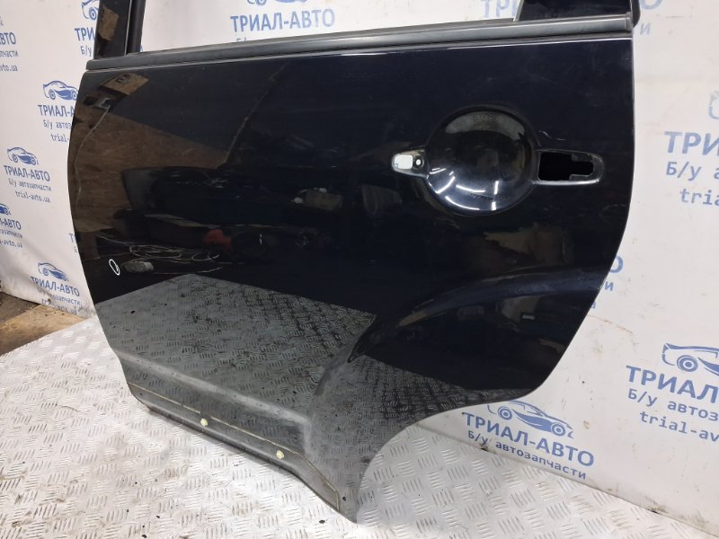 Дверь задняя левая Outlander 2007-2012 XL 2.4 бензин 4b12