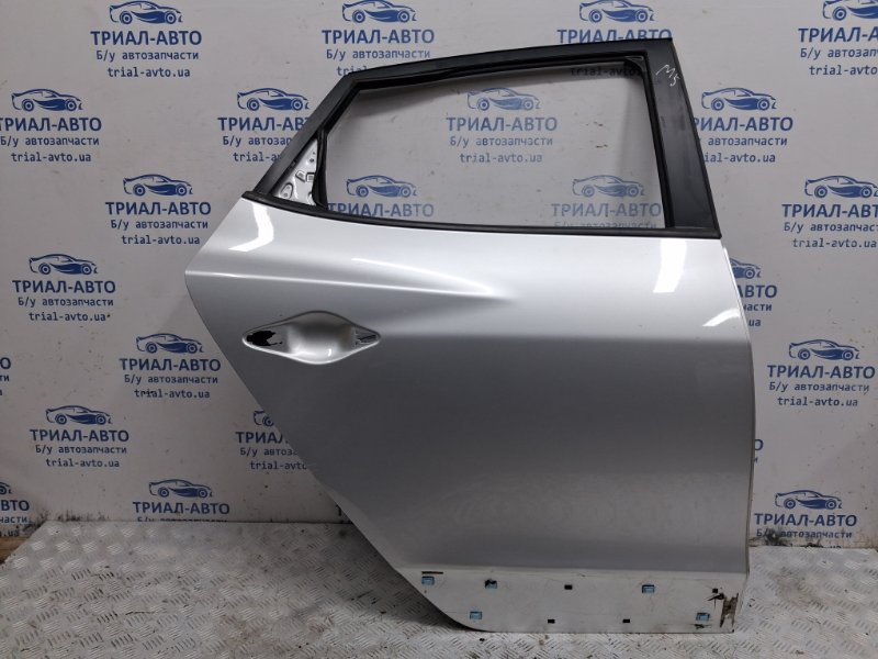 Дверь задняя правая Hyundai IX35 2009-2015 LM 1.7 diesel D4FD 770042Y000 Б/У