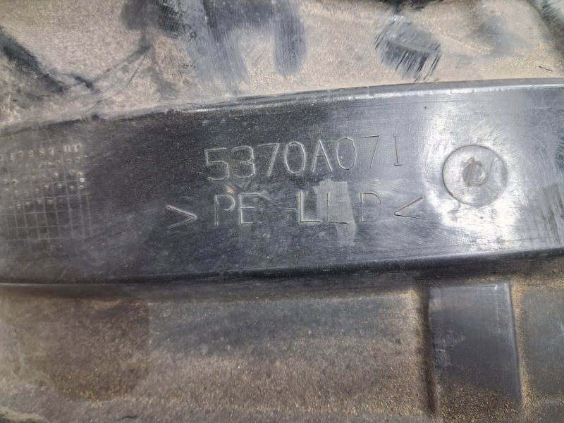 Подкрылок передний левый Outlander 2007-2012 XL 2.4 бензин 4b12