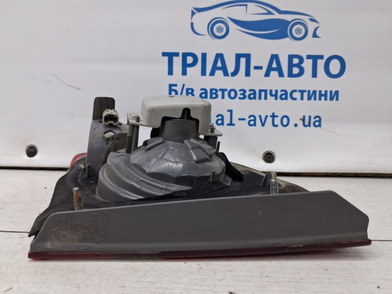 Фонарь задний внутренний левый Honda Civic FD 1.8 бензин R18A