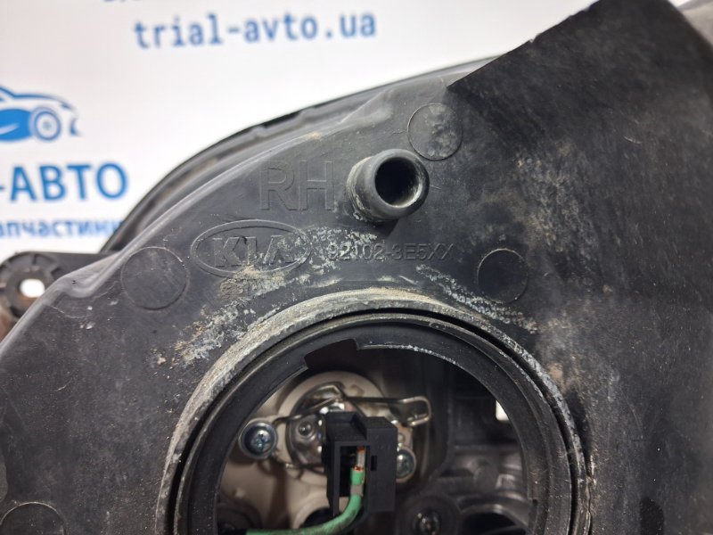 Фара правая галоген Sorento 2002-2011 BL 2.5 diesel D4CB